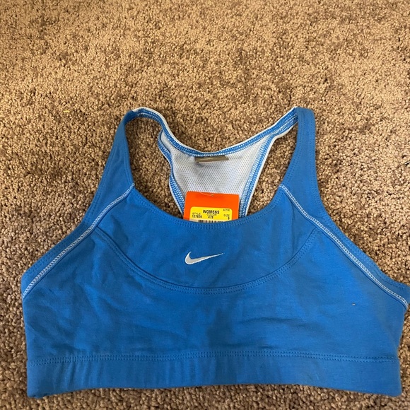 Nike. 5 piece set. Size XS-S. Various colors. - Picture 9 of 10